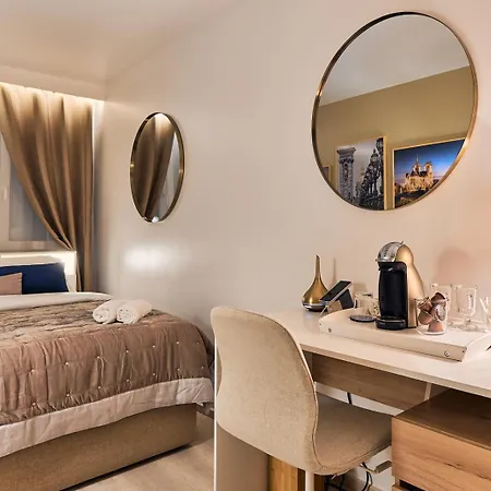 Apartment Parisien Au Coeur De Montparnasse *