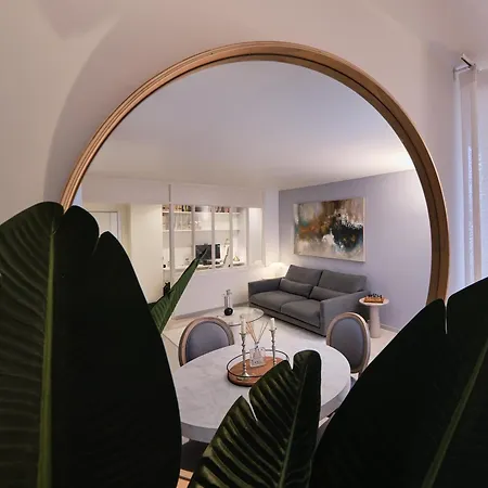 Apartment Parisien Au Coeur De Montparnasse