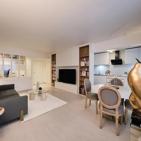 Parisien Au Coeur De Montparnasse باريس